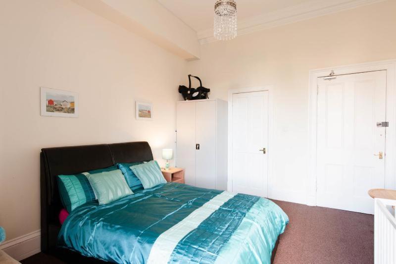 Edinburgh Central Roomz Aparthotel المظهر الخارجي الصورة
